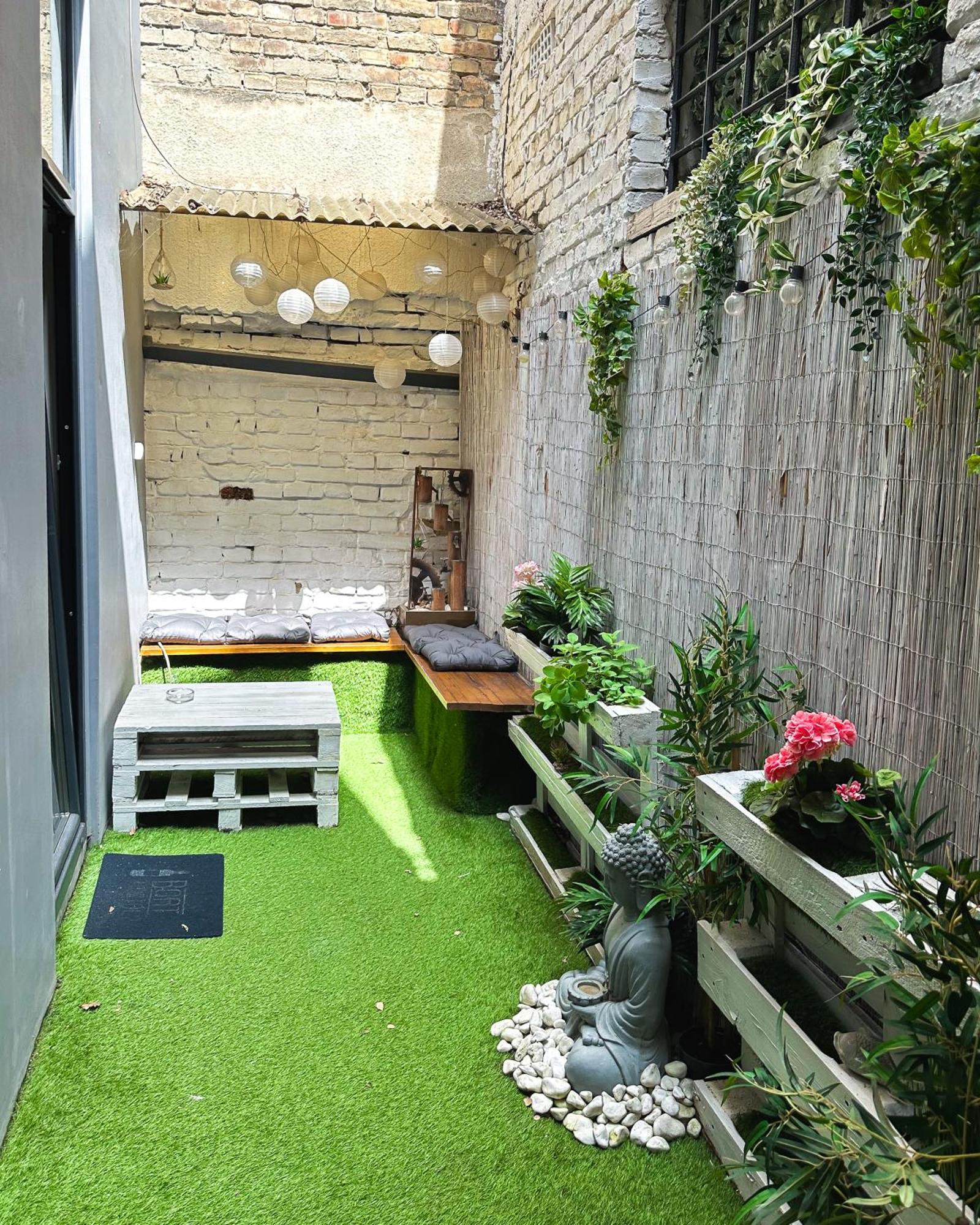 Urban With Private Garden Near Andrassy Budapeszt